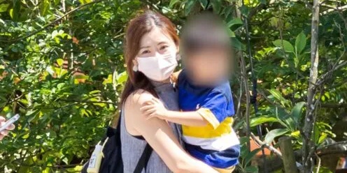 子供を抱っこする福原愛